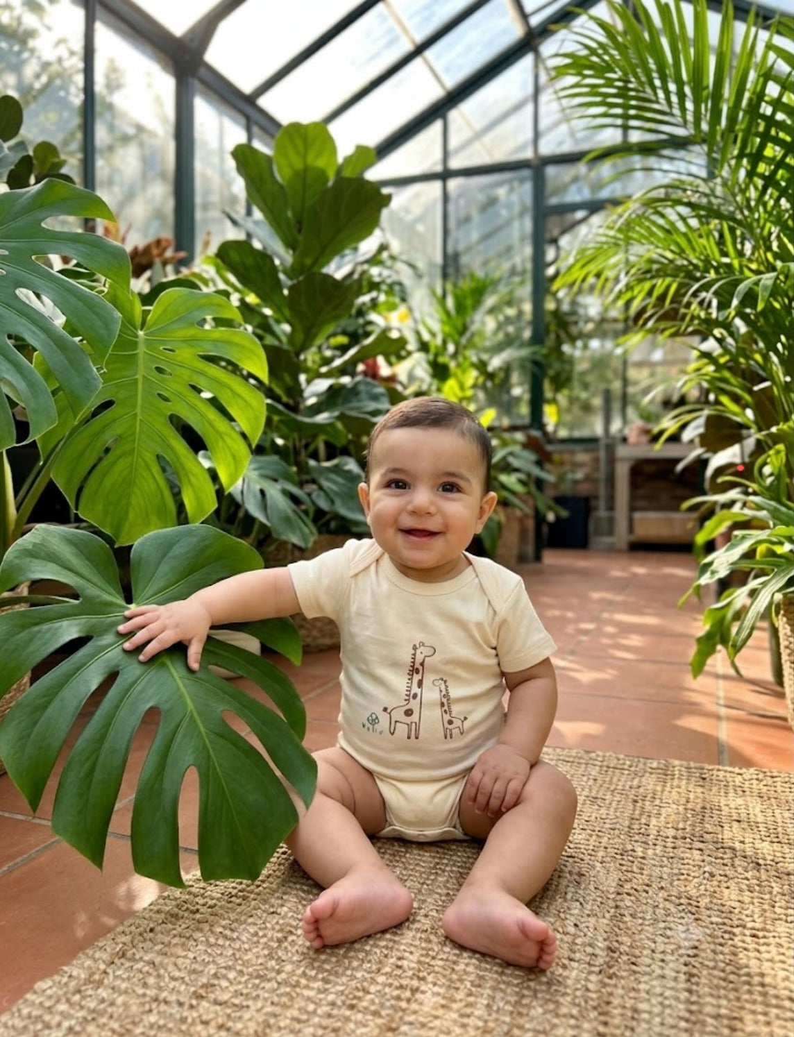 GIRAFFE SHORTSLEEVE BODYSUIT